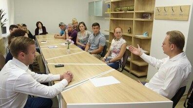 Фото: Мер Львова зустрівся з працівниками Львівського центру надання послуг учасникам бойових дій