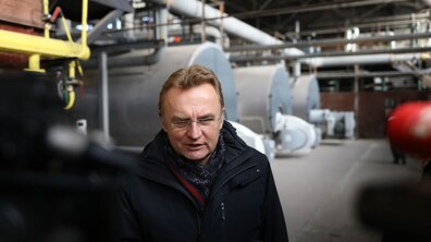 Фото: Мер Львова про Будинок офіцерів: «Я дав пропозицію, щоб спільно з містом там зробити осередок просвітництва»