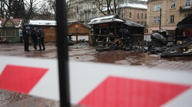 Фото: Львівські медики надають допомогу постраждалим на ярмарку