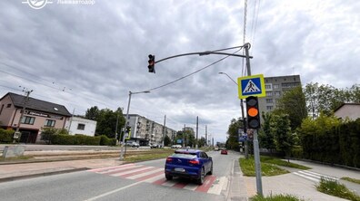 Фото: Нові світлофори на вул. Княгині Ольги – Бойчука вже працюють у режимі жовтого миготіння