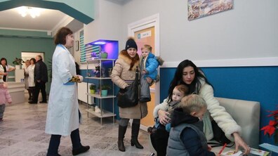 Фото: Батьків вкотре закликають дати згоду на вакцинацію своїх дітей — це захистить їх від кору та зупинить поширення вірусу