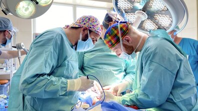 Фото: Чеські лікарі вперше приїхали до Львова оперувати пацієнтів з воєнними травмами