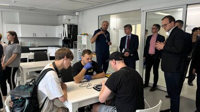 Фото: Учні училищ, які пів року розробляли бізнес-ідеї, отримають ґрант на власну справу і подорож у США