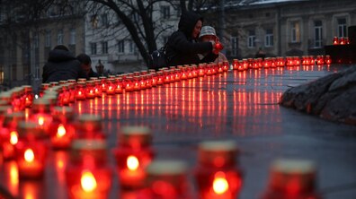 Запалені свічки та лампадки під час загальноукраїнської акції «Запали свічку пам’яті»