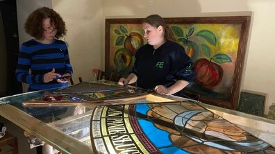 Фото: У Львові відреставрований 130-річний вітраж повернуть до храму св.Іоана Золотоустого