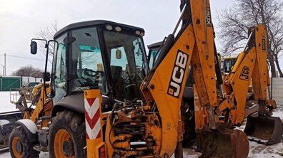 Фото: Місто придбало для наших захисників екскаватори вартістю понад 3,6 млн грн
