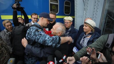 Фото: У Львові зустріли матроса Військово-морських сил України Андрія Оприска, якого незаконно утримували в Росії