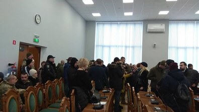 Фото: Невідомі особи зірвали засідання сесії Львівської міської ради
