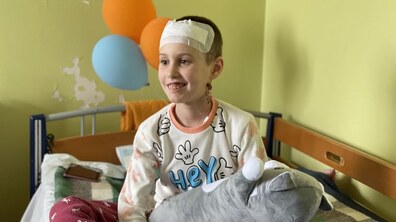 Фото: У Львові лікують 9-річну дівчинку, яка дивом вижила внаслідок обстрілу касетними снарядами житлових кварталів Миколаєва