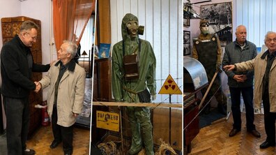 колаж з трьох фотографій, на яких мер Львова Андрій Садовий спілкується з організаторами музею пам’яті Чорнобильської трагедії та оглядає експонати музею.
