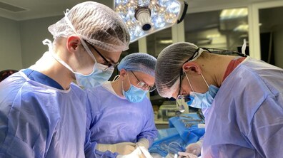 Фото: За ніч львівські медики провели чотири трансплантації, і одна з них – унікальна, бо подвійна: одночасно пересадили підшлункову та нирку (відео)