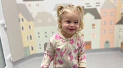 Фото: Львівські лікарі майже місяць лікують від опіків 2-річне дитя, яке перелило на себе горнятко з чаєм