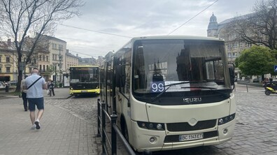 Фото: До Шевченківського гаю з центру курсує маршрут №99