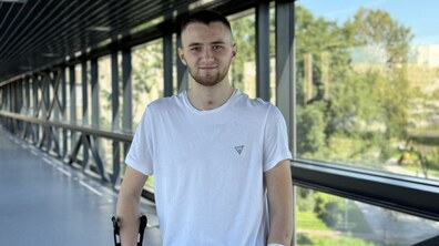 Фото: 18-річний мотоцикліст, який втратив кінцівку через ДТП, готується до протезування в реабілітаційному центрі UNBROKEN