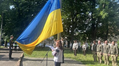 Фото: З нагоди Дня Конституції у Львові урочисто підняли національний стяг
