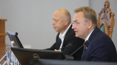 Фото: Мерія Львова спільно з аеропортом опрацює питання безпеки через птахів, а також звернеться в ЛОДА про ділянку для «АВЕ» на території області