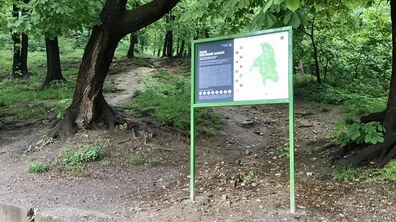 Фото: У парках Львова актуалізували таблички з картами