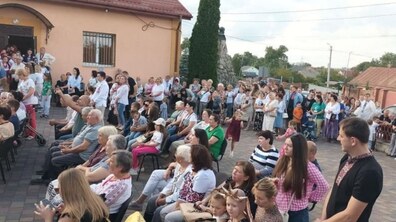 Фото: У Лисиничах для воїнів-односельців зібрали 130 тисяч гривень