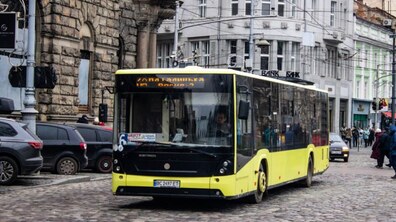 Фото: На міський автобусний маршрут, що курсує до мікрорайону Рясне, додали ранковий рейс