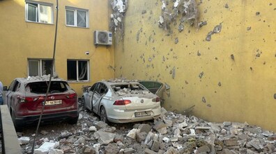 Фото: Троє загиблих та три десятки поранених: наслідки ранкової атаки у Львові станом на 8:00