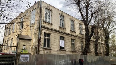 Фото: Мерія відновлює зруйнований дах у приміщенні, де скоро оселиться львівський осередок Української академії лідерства
