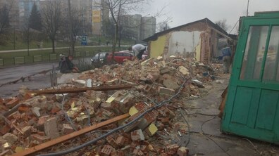 Фото: На вул. Миколайчука триває демонтаж МАФів