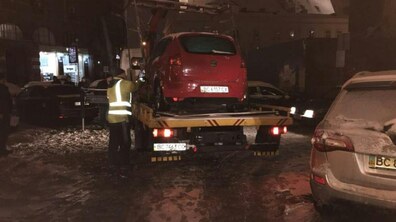 Фото: Вчора було евакуйовано 9 автомобілів на арештмайданчик