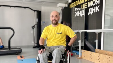 Фото: У центрі UNBROKEN допомагають захиснику адаптуватись до нових умов після важкого поранення