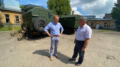 Фото: Мер подякував колективу ДП «Львівський радіоремонтний завод» за підтримку захисників