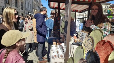 Фото: Ветеранський ярмарок у центрі Львова: що пропонували відвідувачам (відео)
