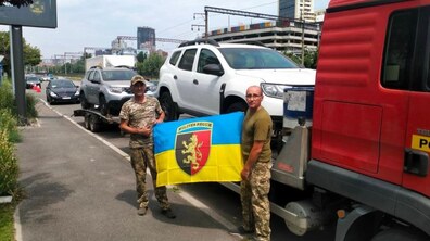 Фото: Львівська мерія купила і передала захисникам ще два автомобілі