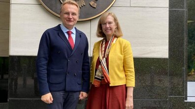 Фото: Андрій Садовий обговорив з тимчасово повіреною у справах США в Україні Крістіною Квін відкриття Американського дому у Львові