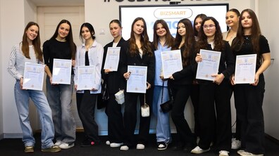 Учасники курсу із сертифікатами