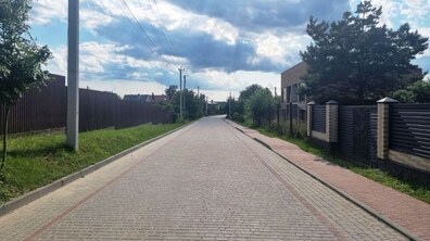 Фото: У Підрясному відремонтували вул. Бандери: роботи фінансували мешканці та міська рада