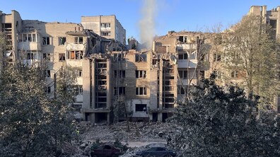 Пошкоджений будинок у Львові після російської атаки