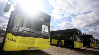Фото: «Тут є якісне фарбування, якісний ремонт, мийка, умови праці», — А. Садовий про ремонтну базу АТП-1