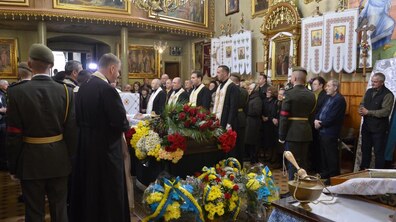 Фото: Львів попрощався з новітнім Героєм Романом Досяком