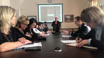 Фото: Адміністративна комісія розглянула порушення в будинку на вул. К. Левицького, 10: власник приміщень погоджується відновити зруйнований фасад