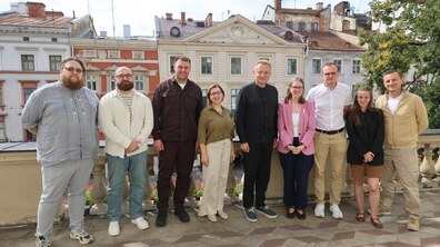 Делегація представників Британської Ради в Україні разом з мером Андрієм Садовим на балконі Ратуші