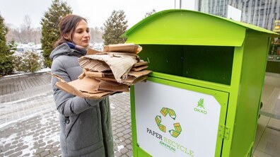 Фото: Благодійники допомогли встановити 500 контейнерів для роздільного збору сміття у міських школах
