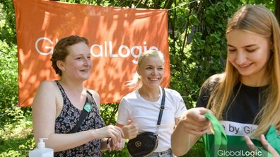 Фото: З допомогою унікального додатку EcoHike львів’яни очистили зелену зону Цитадель