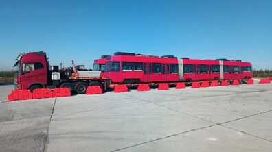 Фото: Два бернські трамваї вже в Україні