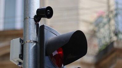 світлофор, обладнаний звуковим орієнтиром