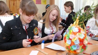 Фото: Сьогодні міський голова взяв участь у презентації творчої майстерні «Писанка добром весь світ зігріє» у гімназії «Гроно» 
