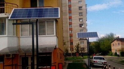 Фото: Біля одного із львівських ЦНАПів встановили ліхтарі на сонячних батареях