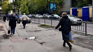 Фото: Хідник на вулиці Героїв УПА відремонтують із врахуванням вимог доступності: наступного тижня стартують роботи