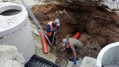 Фото: На вул. Героїв Майдану, 5а ремонтують колектор