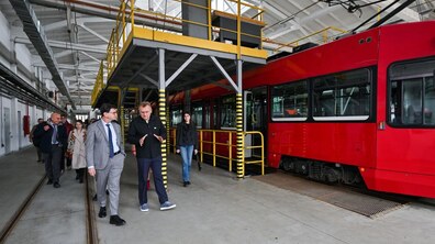 Фото: Огляд переданих трамваїв і підсумки міжнародної співпраці: результат візиту Посла Швейцарії в Україні до Львова