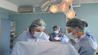 Фото: Врятували маму і дитя: львівські медики прооперували жінку з пухлиною в серці