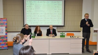 Фото: Львів’яни разом виконали Державний Гімн